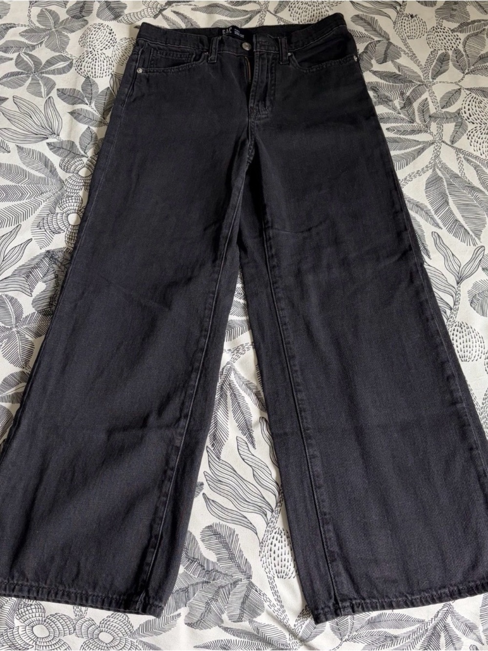 GAP Black Dark Wash Wide-Leg Women’s Jeans - High Rise Flare